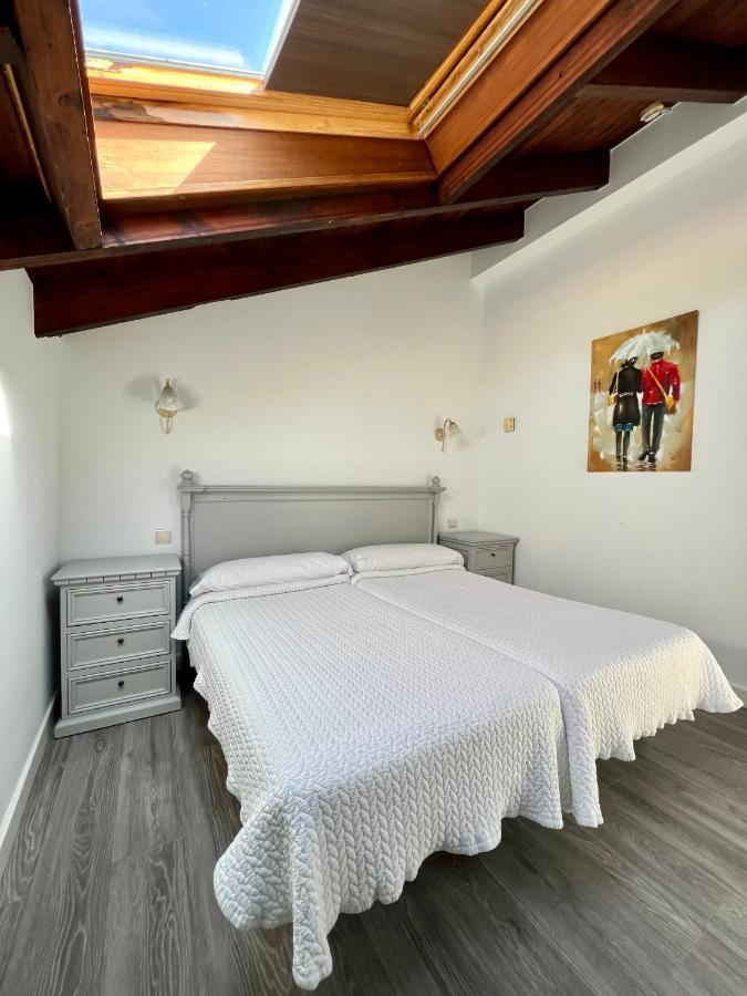 Hotel Villa Maria Revilla De Camargo Eksteriør billede