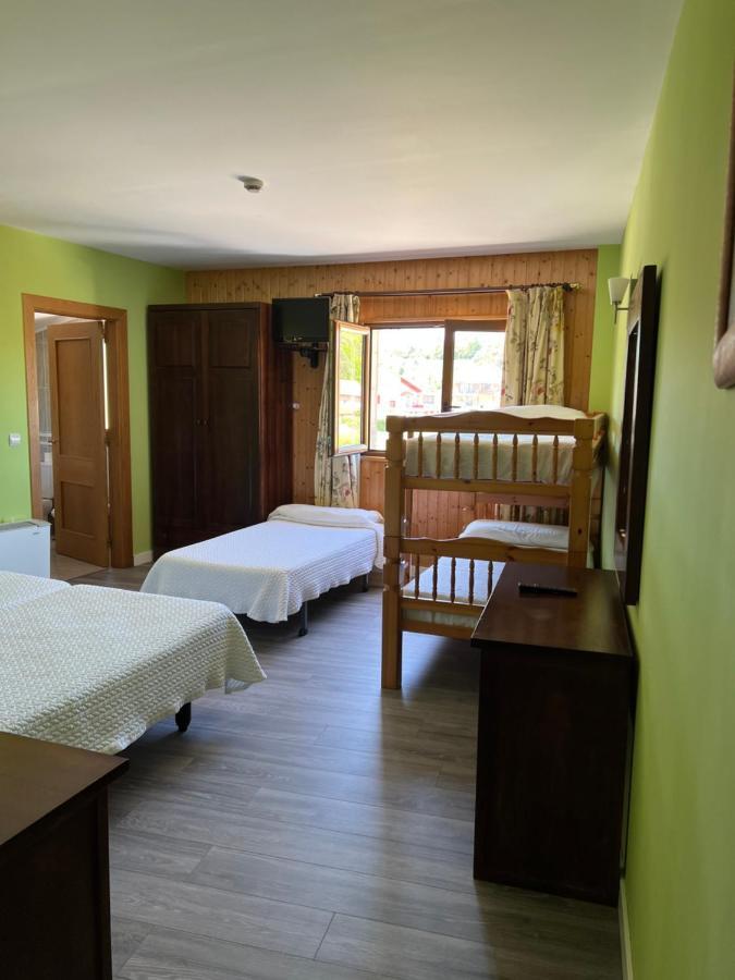 Hotel Villa Maria Revilla De Camargo Eksteriør billede