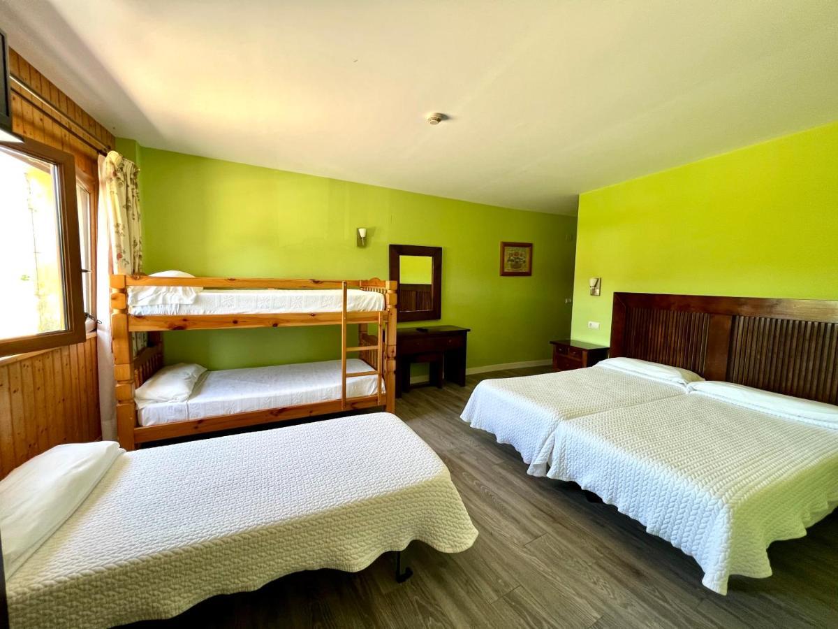 Hotel Villa Maria Revilla De Camargo Eksteriør billede