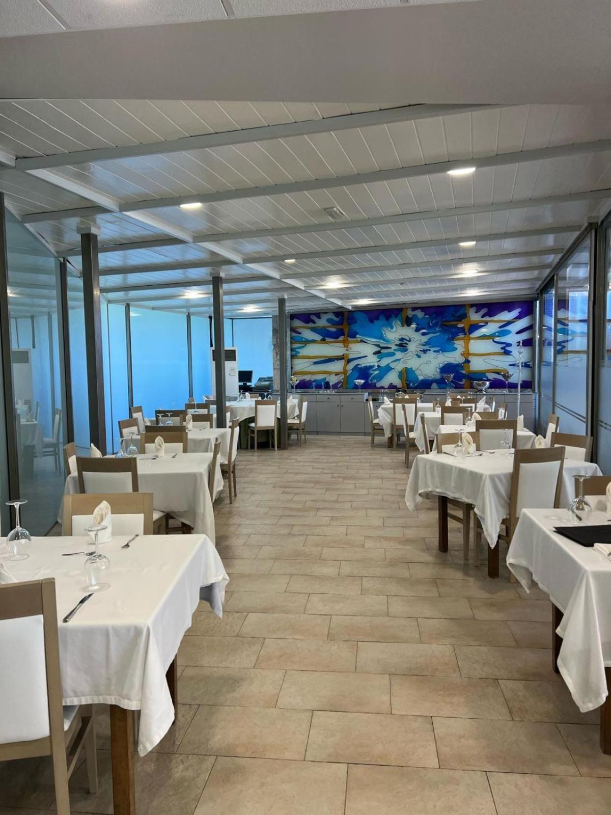 Hotel Villa Maria Revilla De Camargo Eksteriør billede