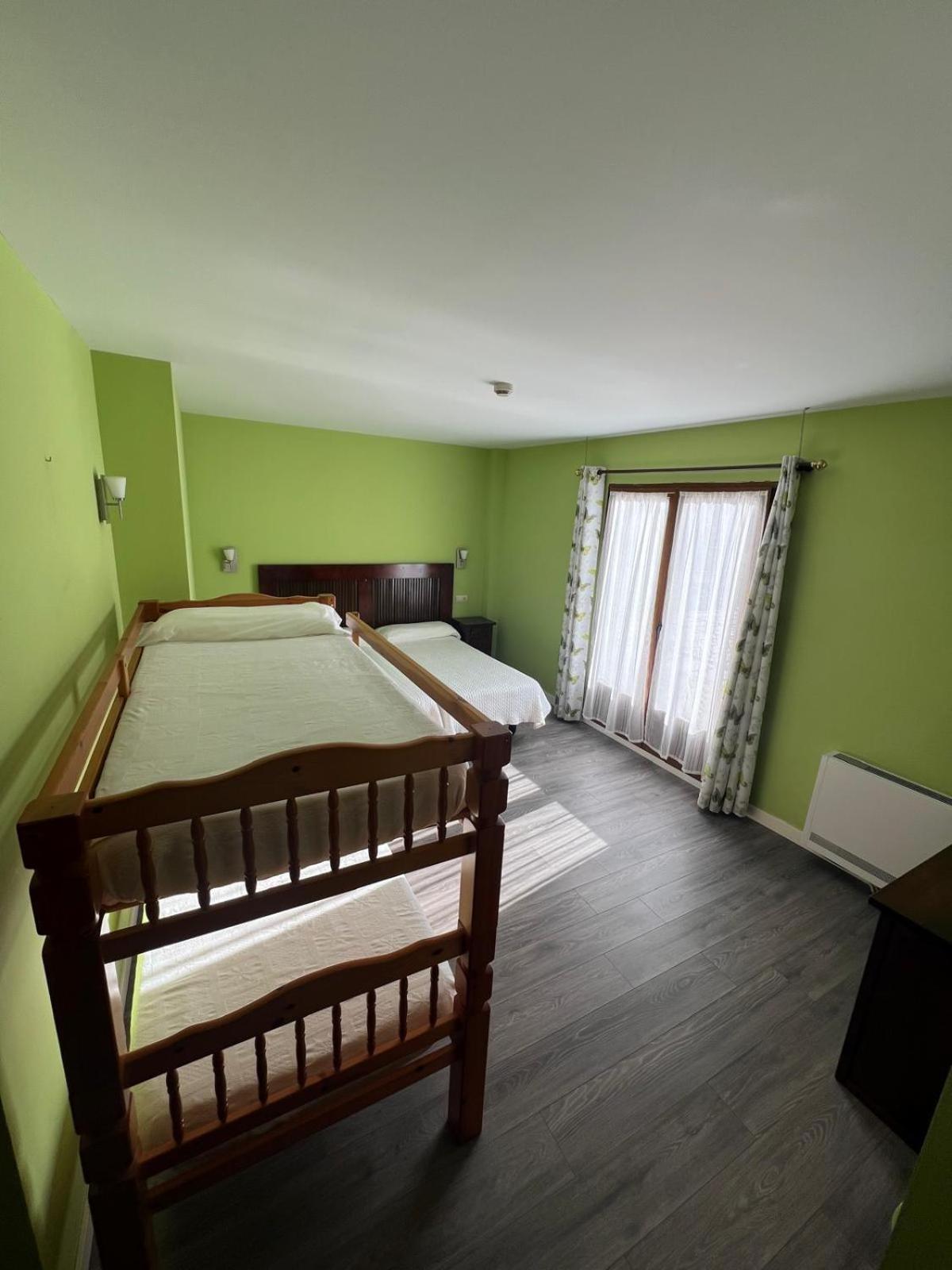 Hotel Villa Maria Revilla De Camargo Eksteriør billede