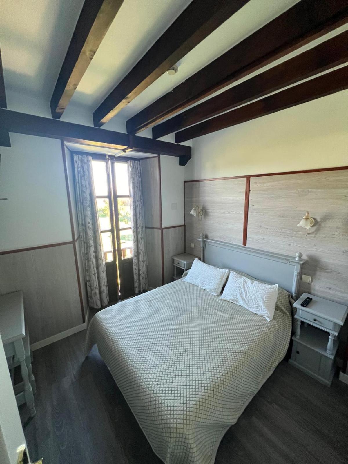 Hotel Villa Maria Revilla De Camargo Eksteriør billede
