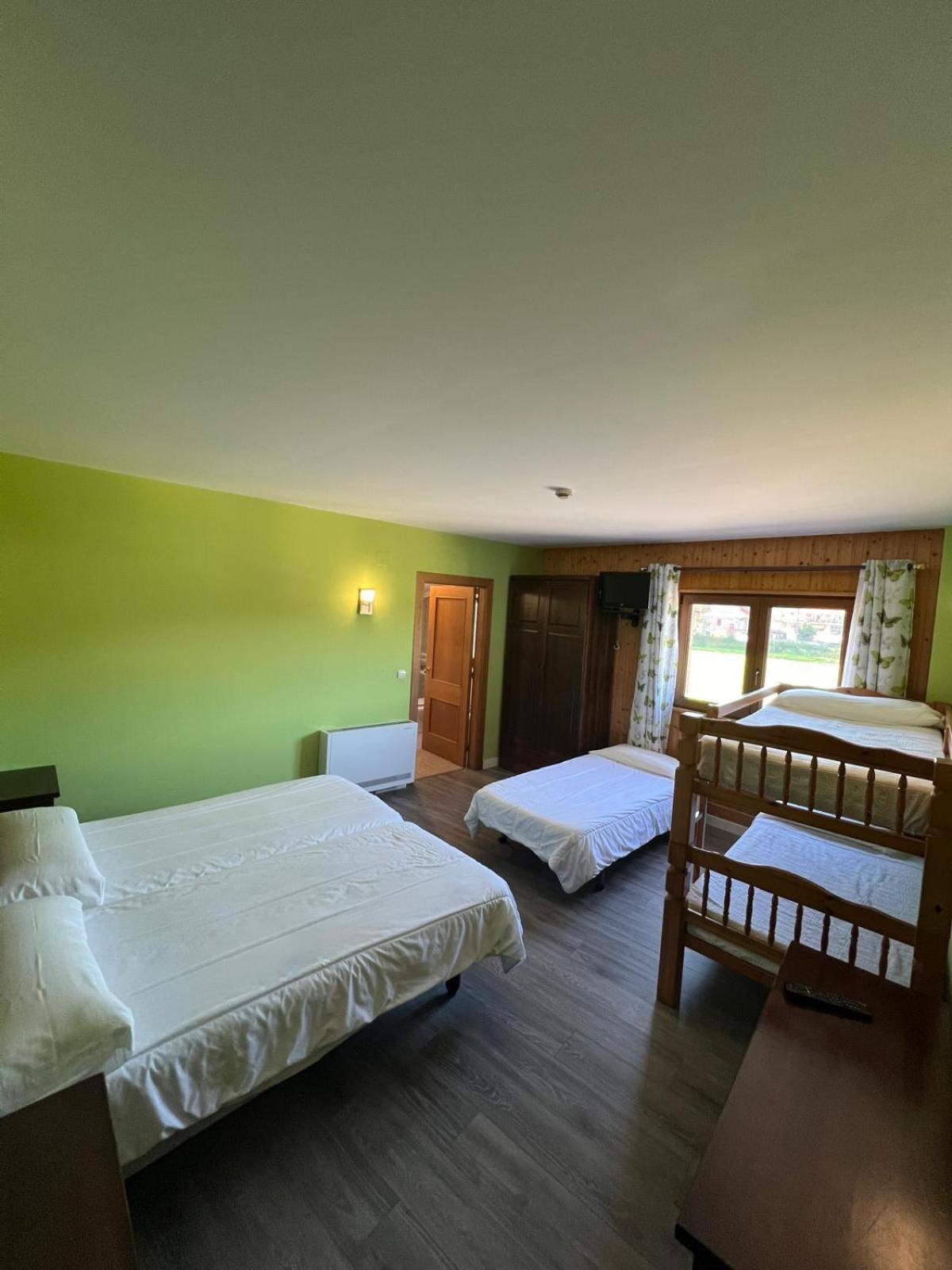 Hotel Villa Maria Revilla De Camargo Eksteriør billede