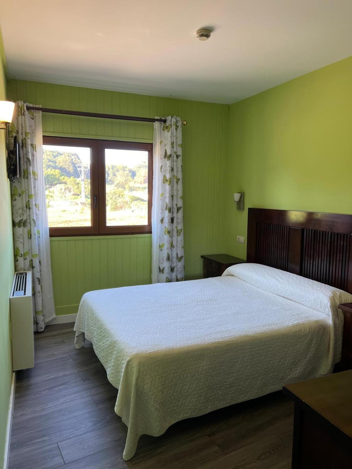 Hotel Villa Maria Revilla De Camargo Eksteriør billede