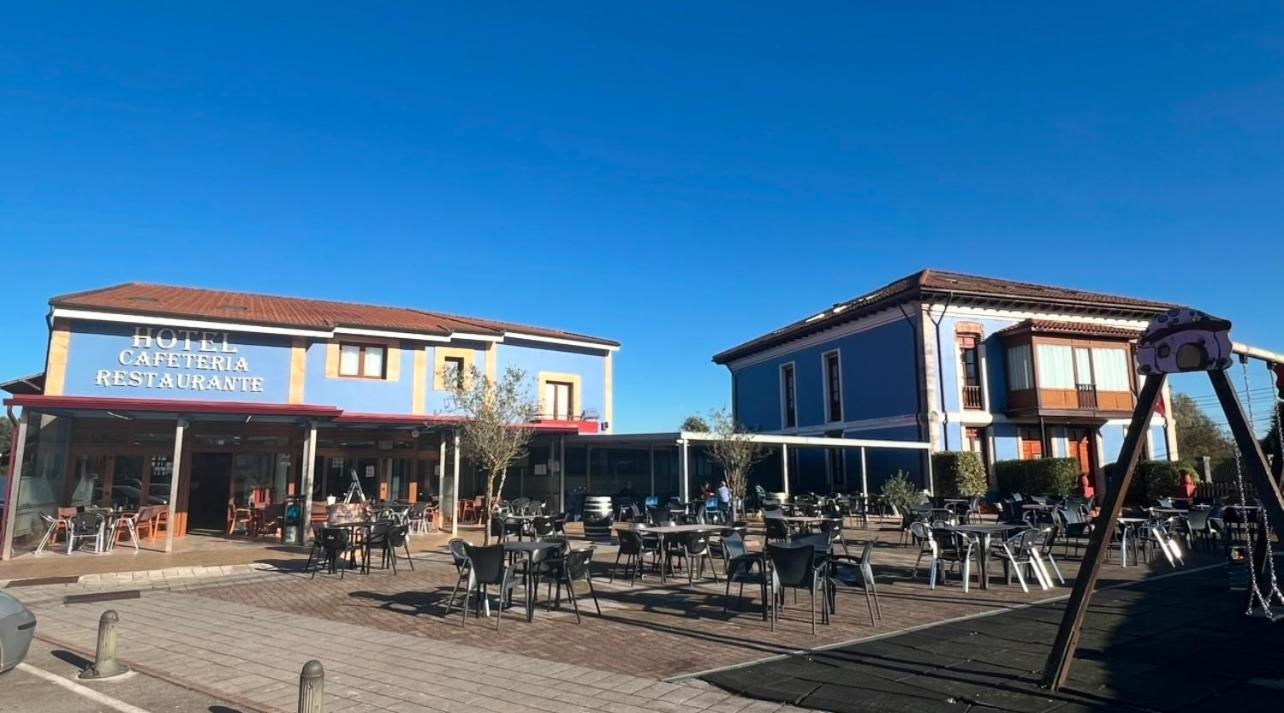 Hotel Villa Maria Revilla De Camargo Eksteriør billede