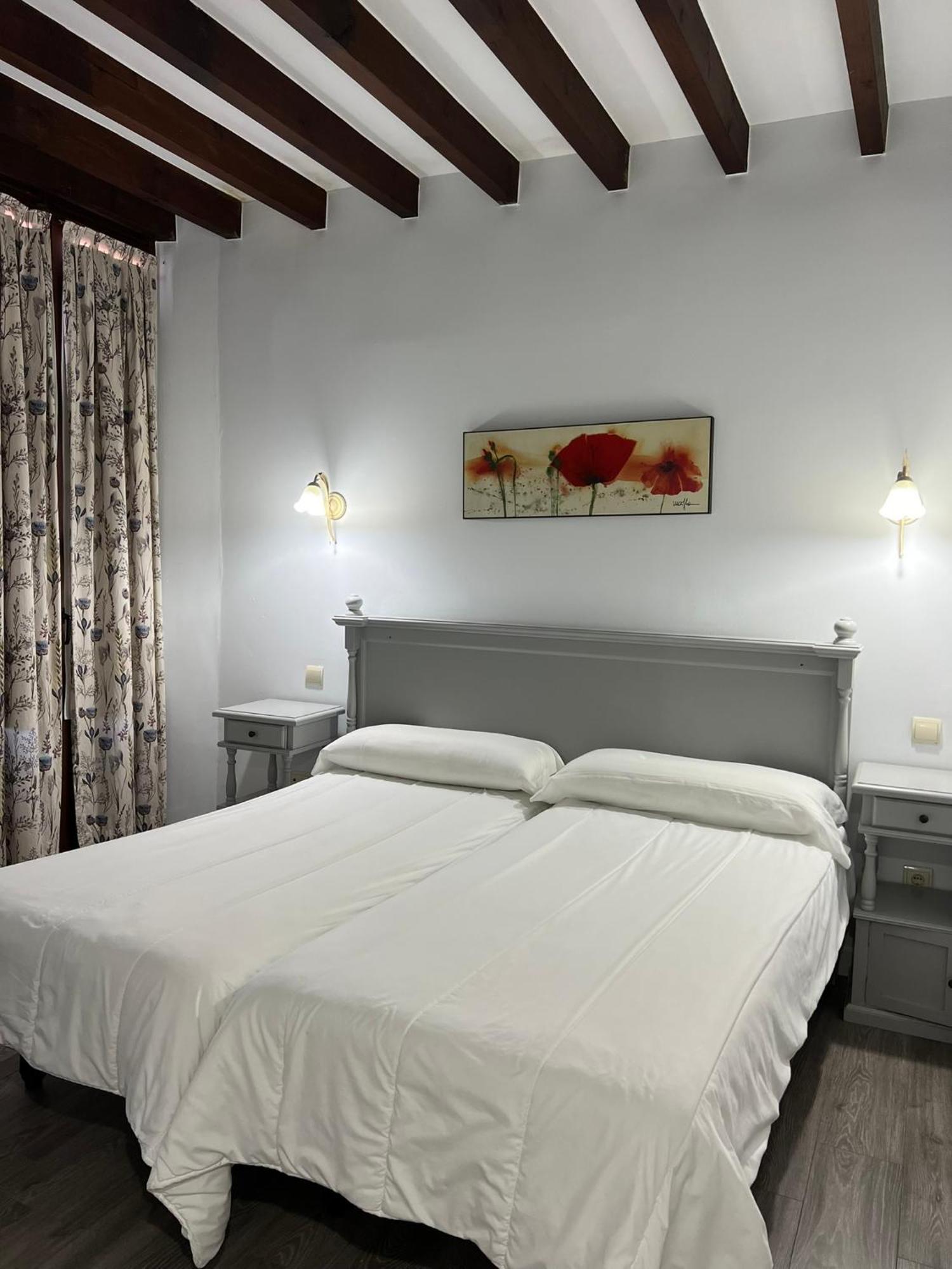 Hotel Villa Maria Revilla De Camargo Eksteriør billede